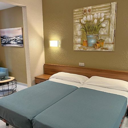 Hotel Aneto Barcelona Luaran gambar