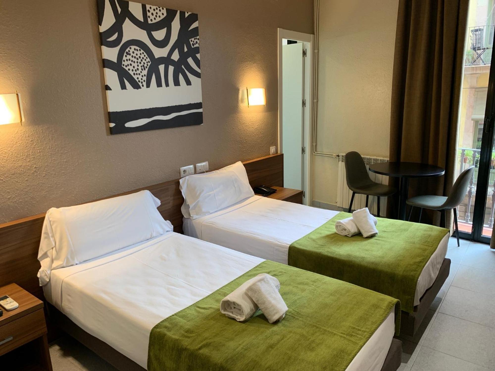 Hotel Aneto Barcelona Luaran gambar