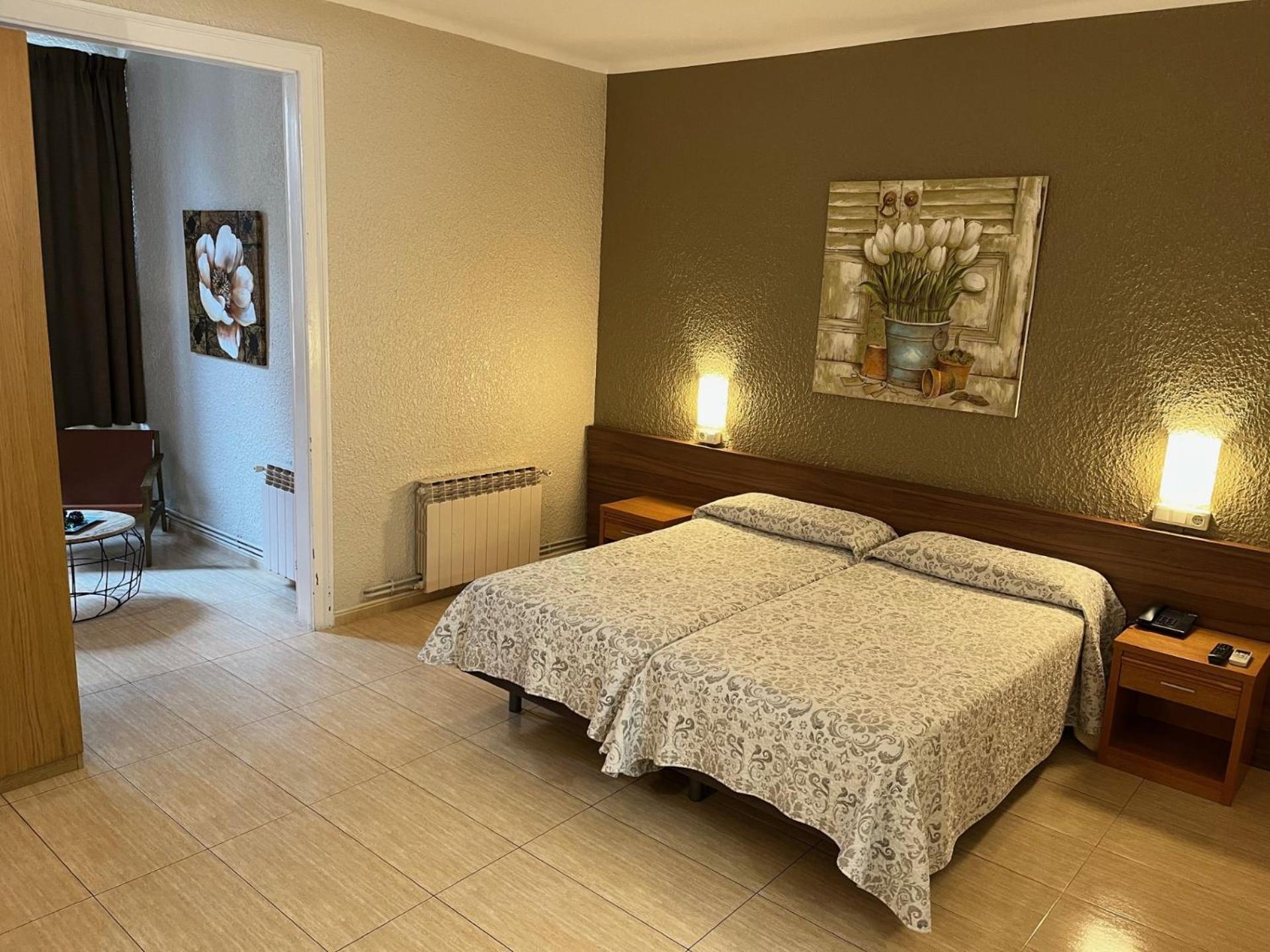 Hotel Aneto Barcelona Luaran gambar