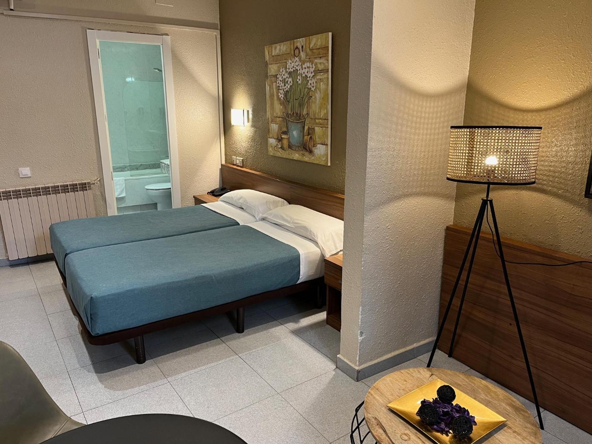 Hotel Aneto Barcelona Luaran gambar