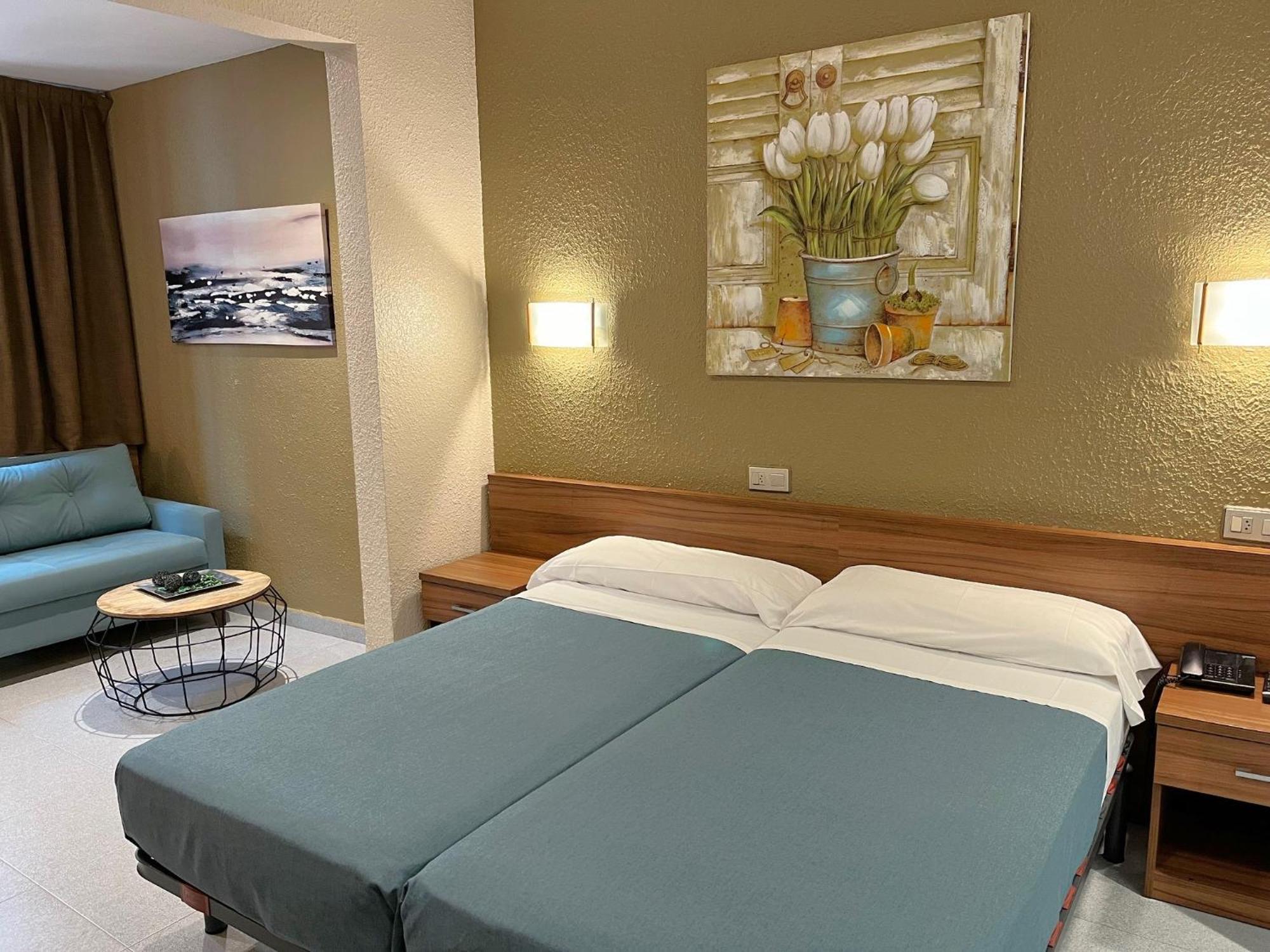 Hotel Aneto Barcelona Luaran gambar