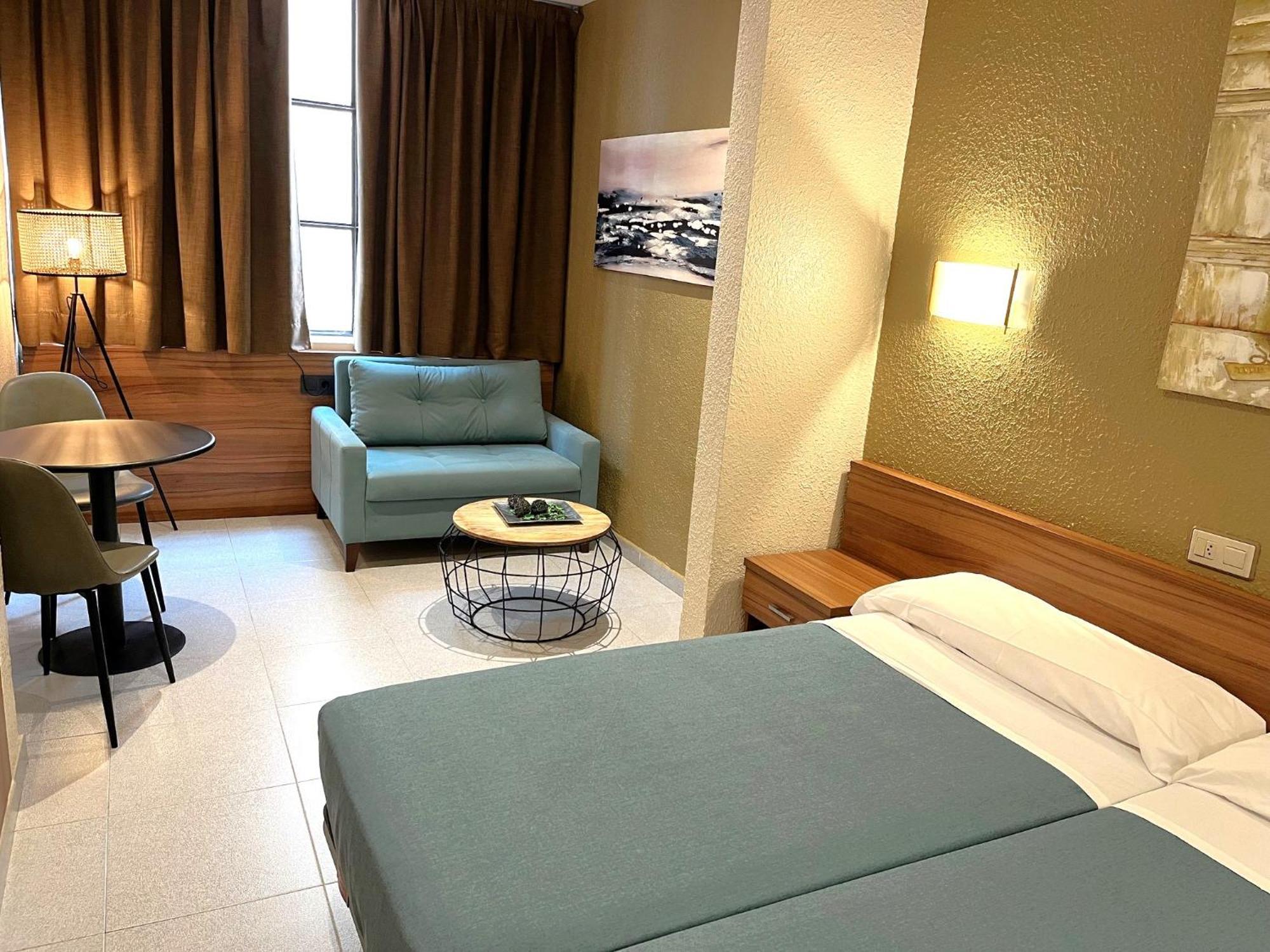 Hotel Aneto Barcelona Luaran gambar