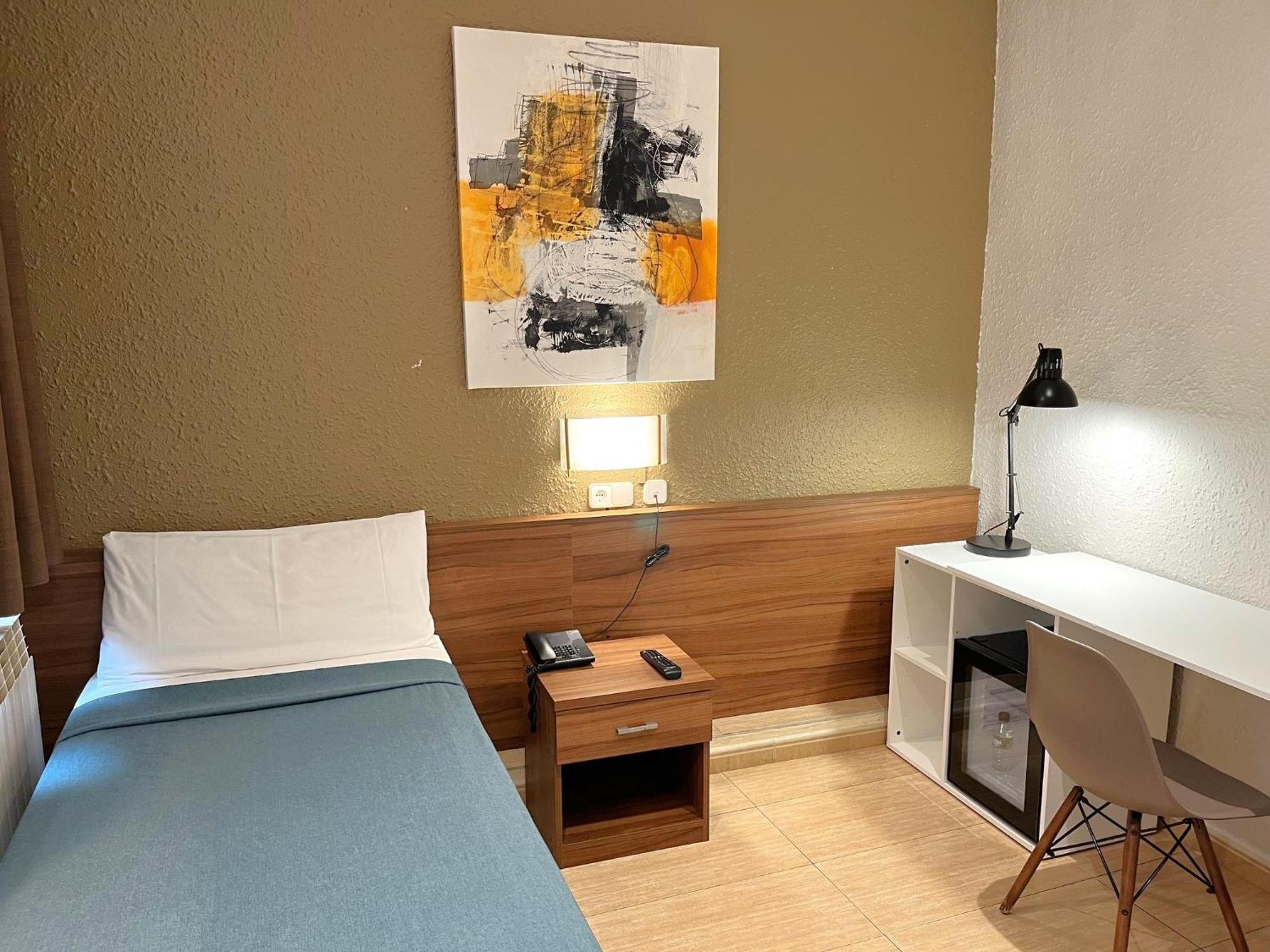 Hotel Aneto Barcelona Luaran gambar