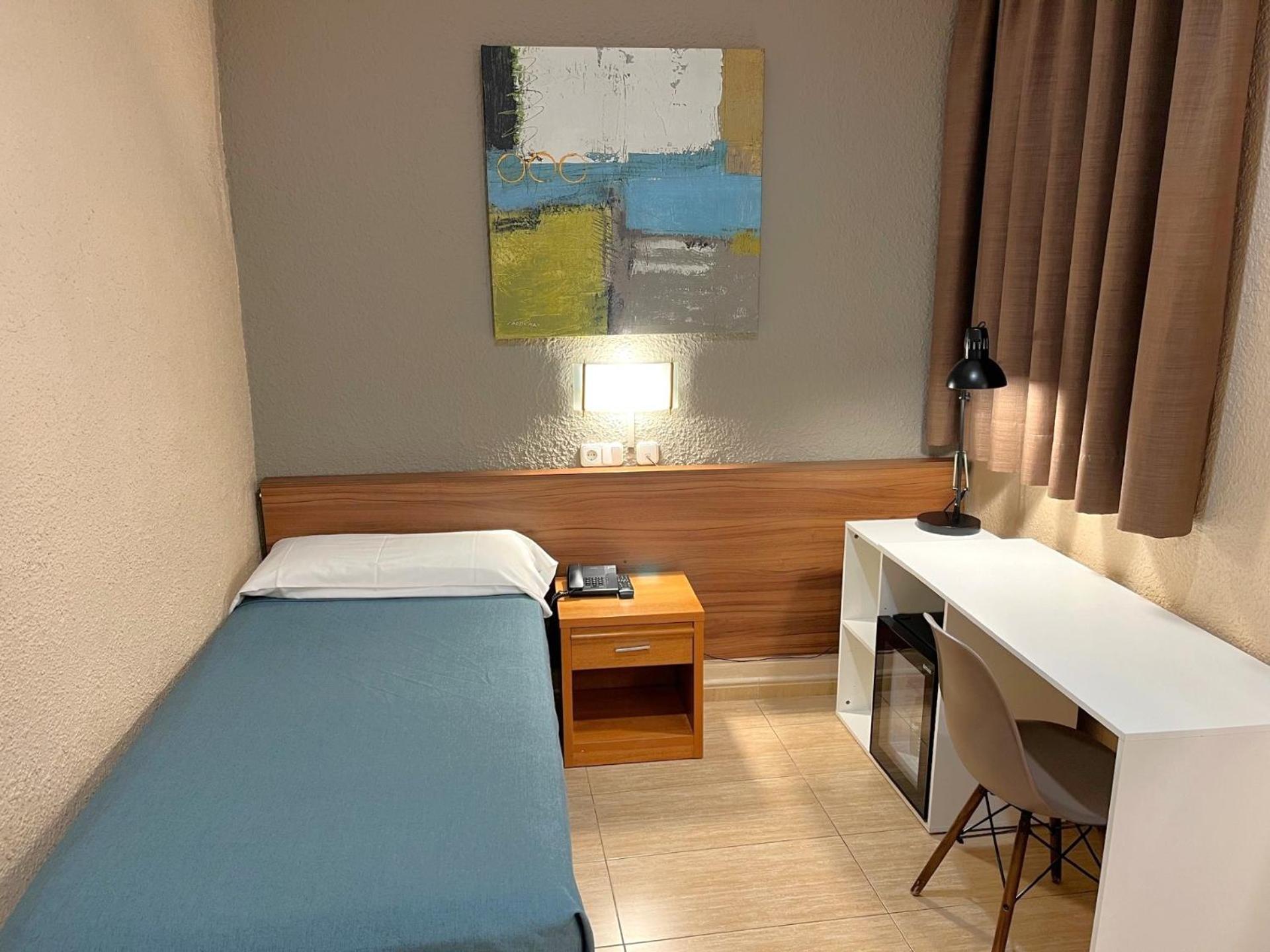 Hotel Aneto Barcelona Luaran gambar