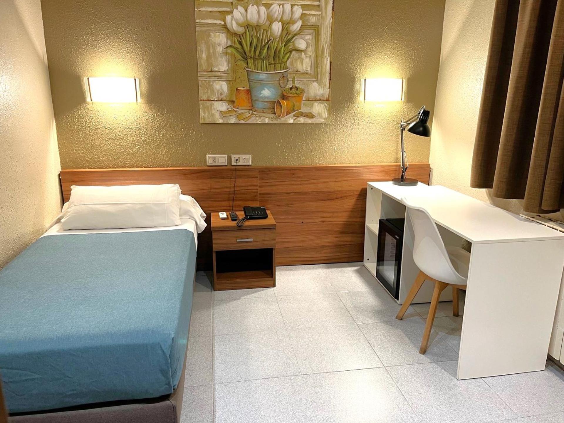 Hotel Aneto Barcelona Luaran gambar