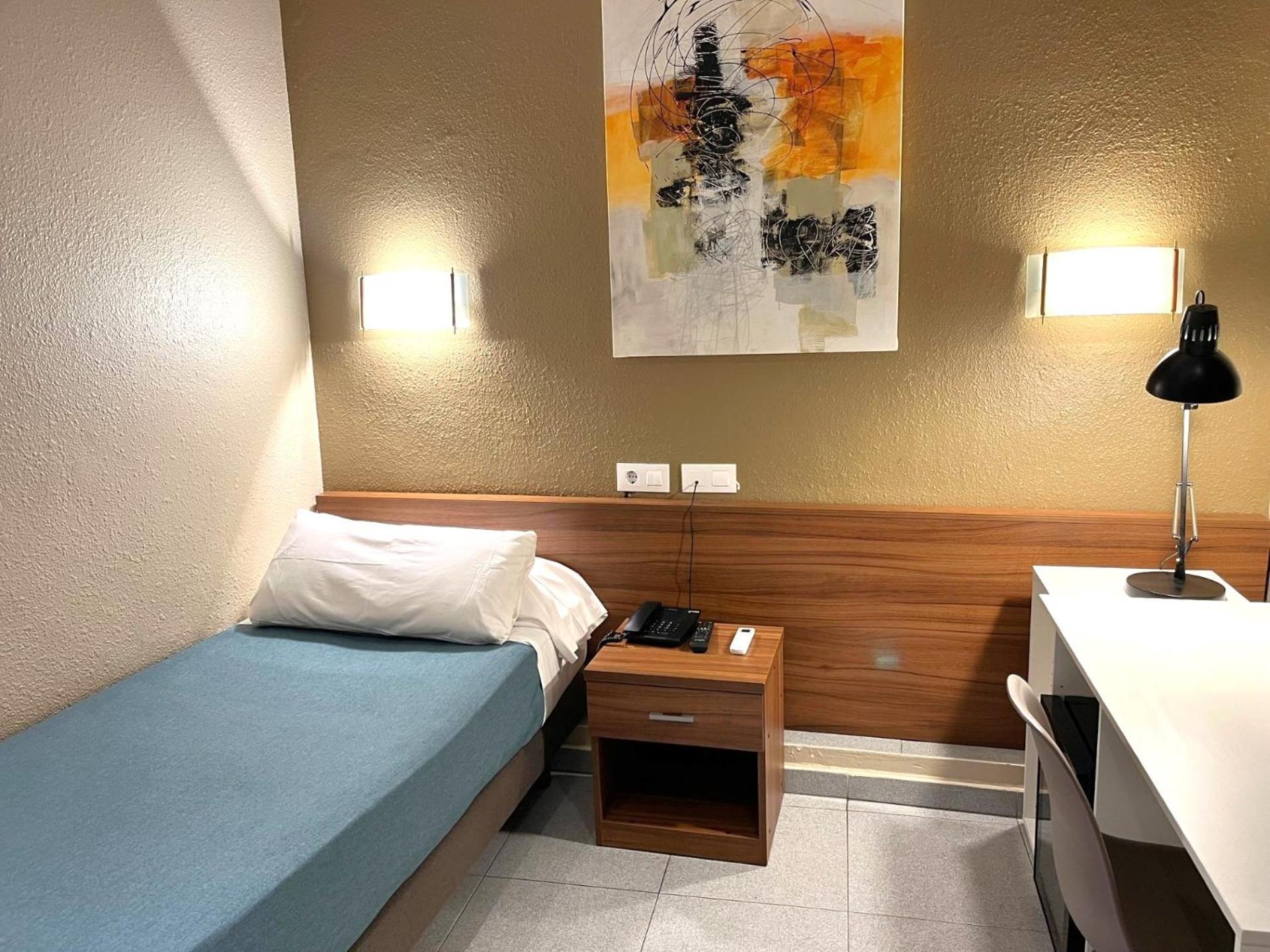 Hotel Aneto Barcelona Luaran gambar