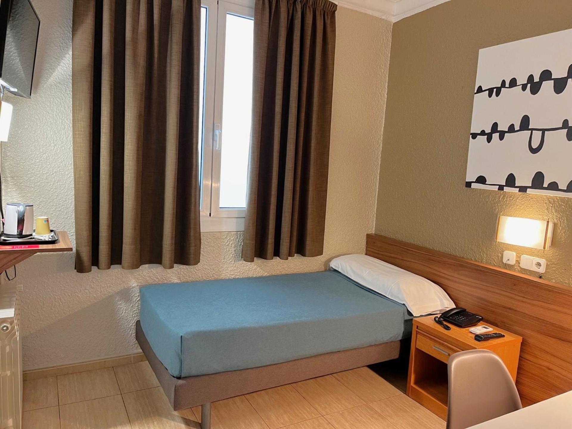 Hotel Aneto Barcelona Luaran gambar