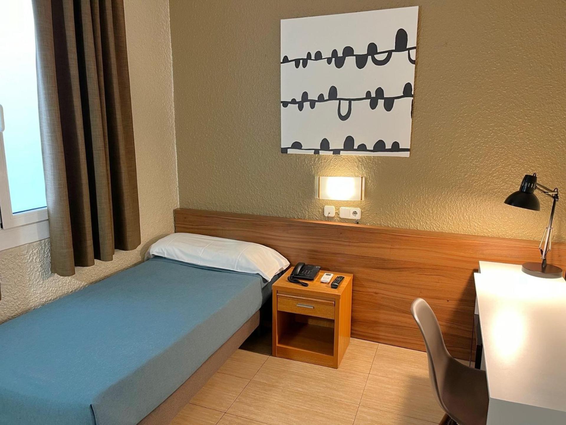 Hotel Aneto Barcelona Luaran gambar