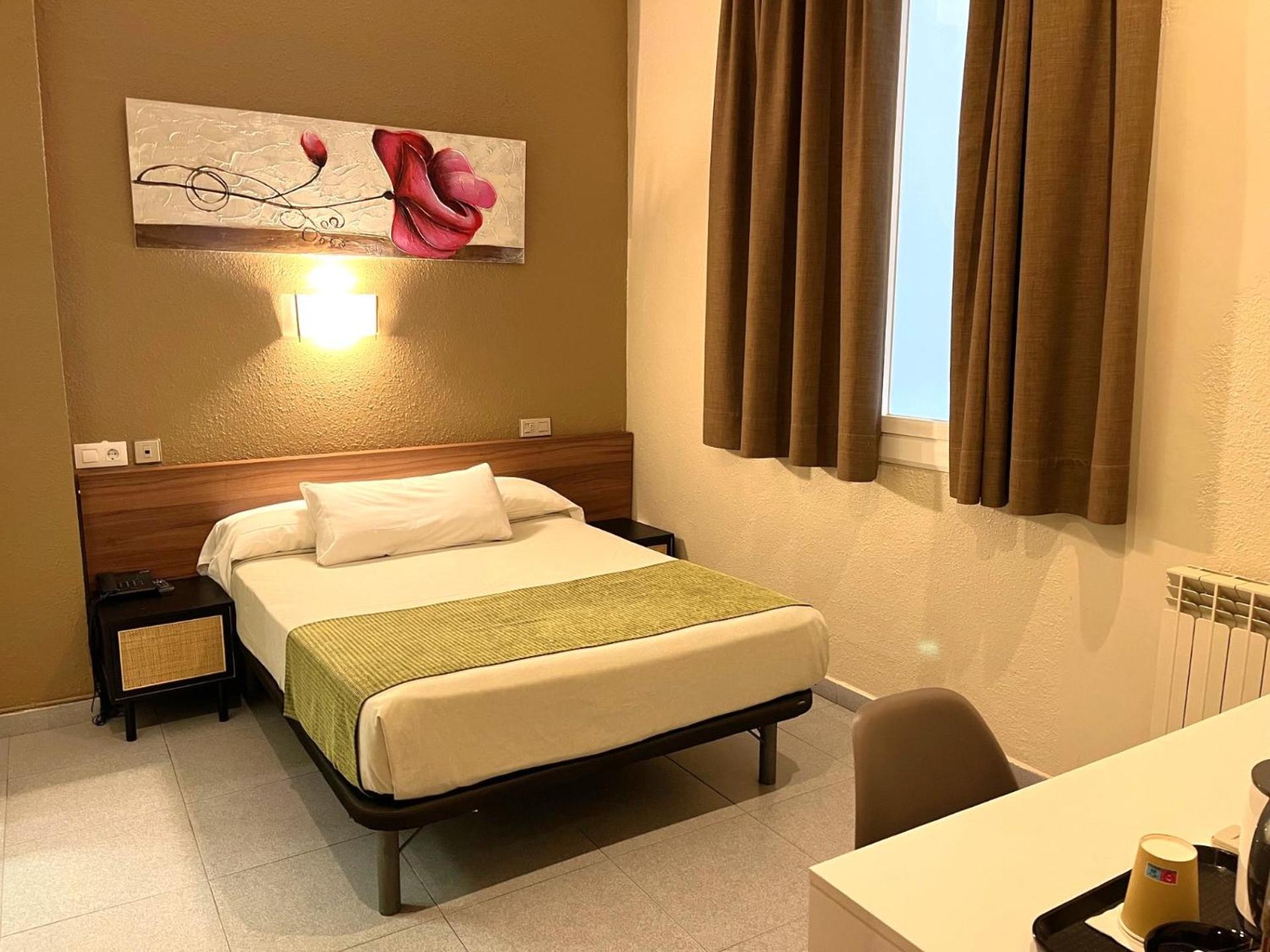 Hotel Aneto Barcelona Luaran gambar