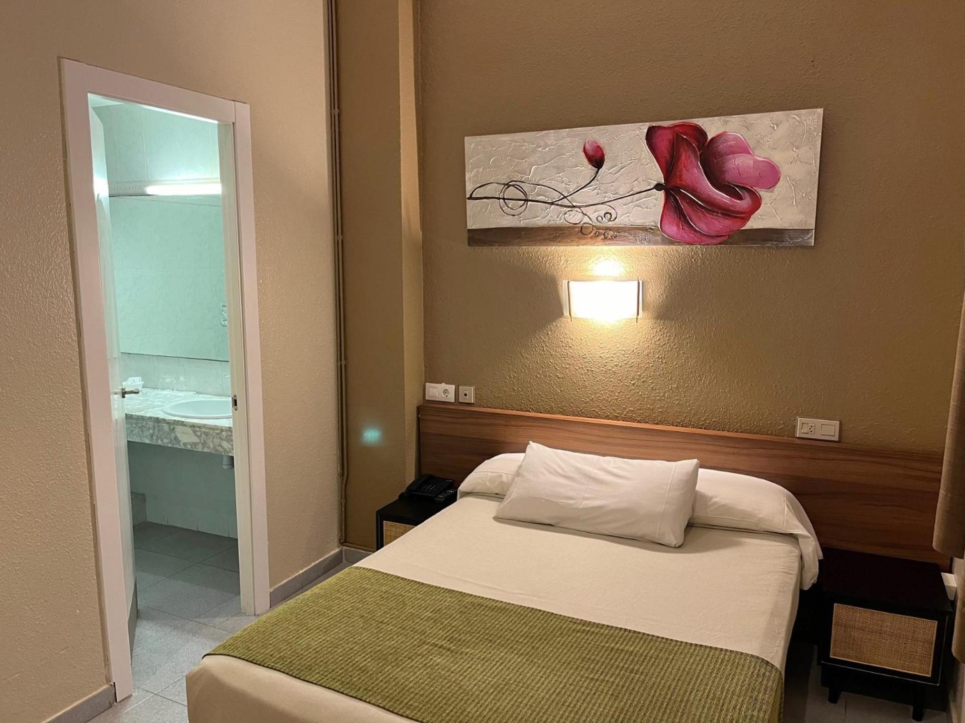 Hotel Aneto Barcelona Luaran gambar