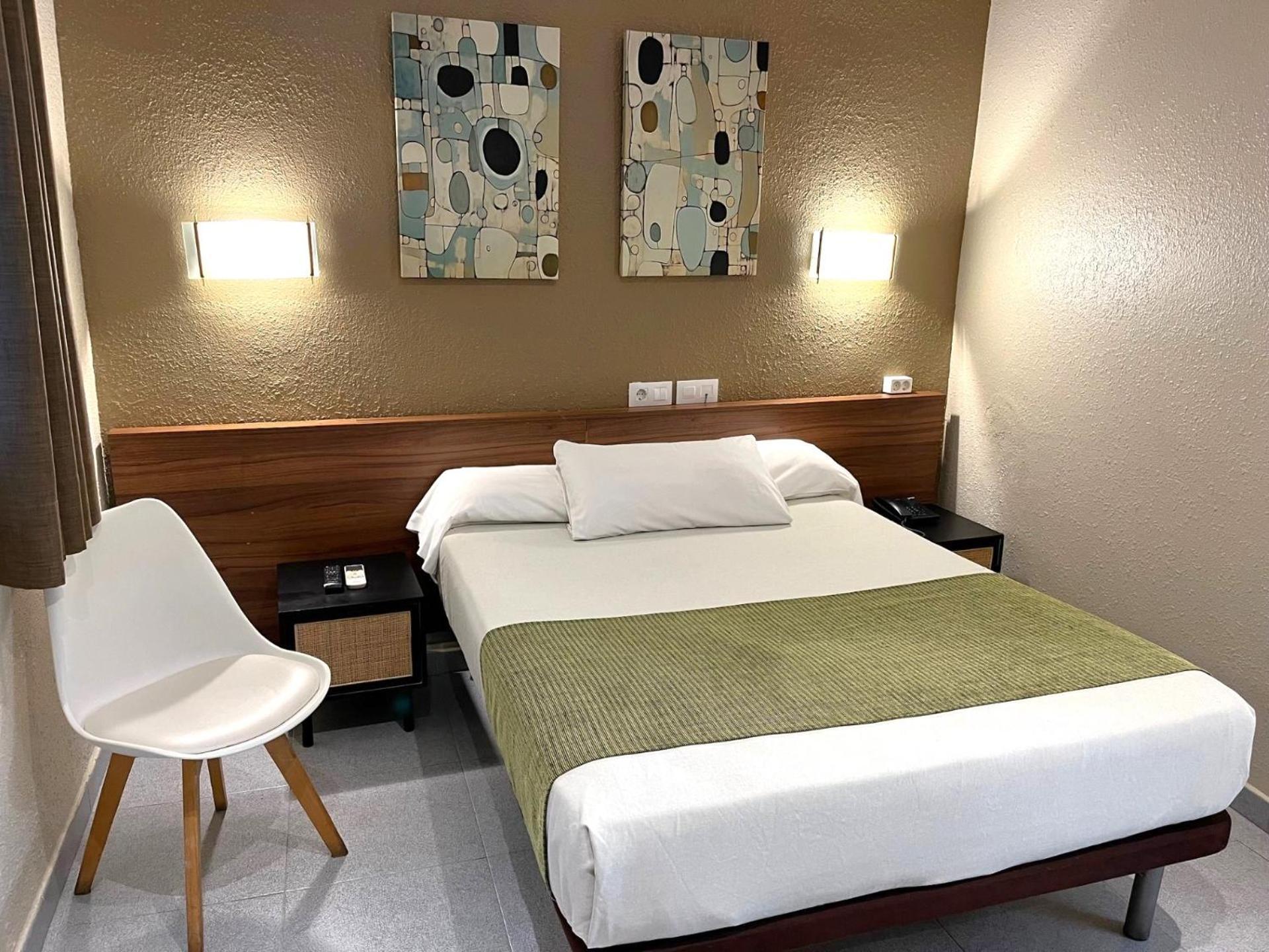 Hotel Aneto Barcelona Luaran gambar