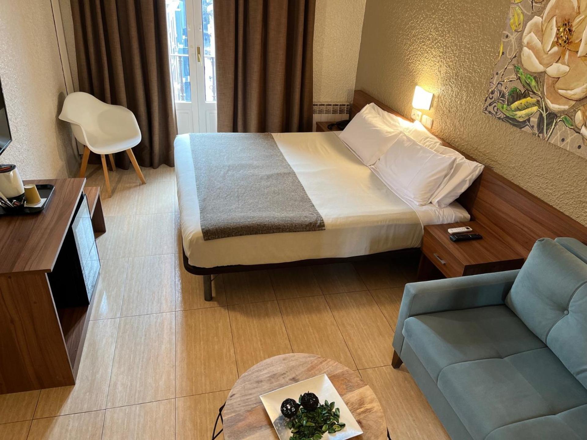 Hotel Aneto Barcelona Luaran gambar